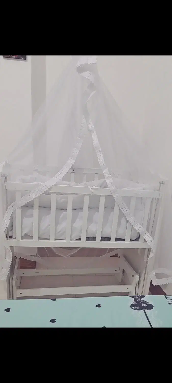 گهواره کنار مادر|اسباب و اثاث بچه|ساری, |دیوار