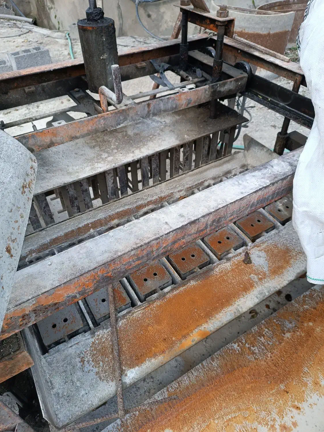 کارگر بلوک زنی میخواستم بلوک کار باشه|استخدام معماری، عمران و ساختمانی|پایین هولار, |دیوار