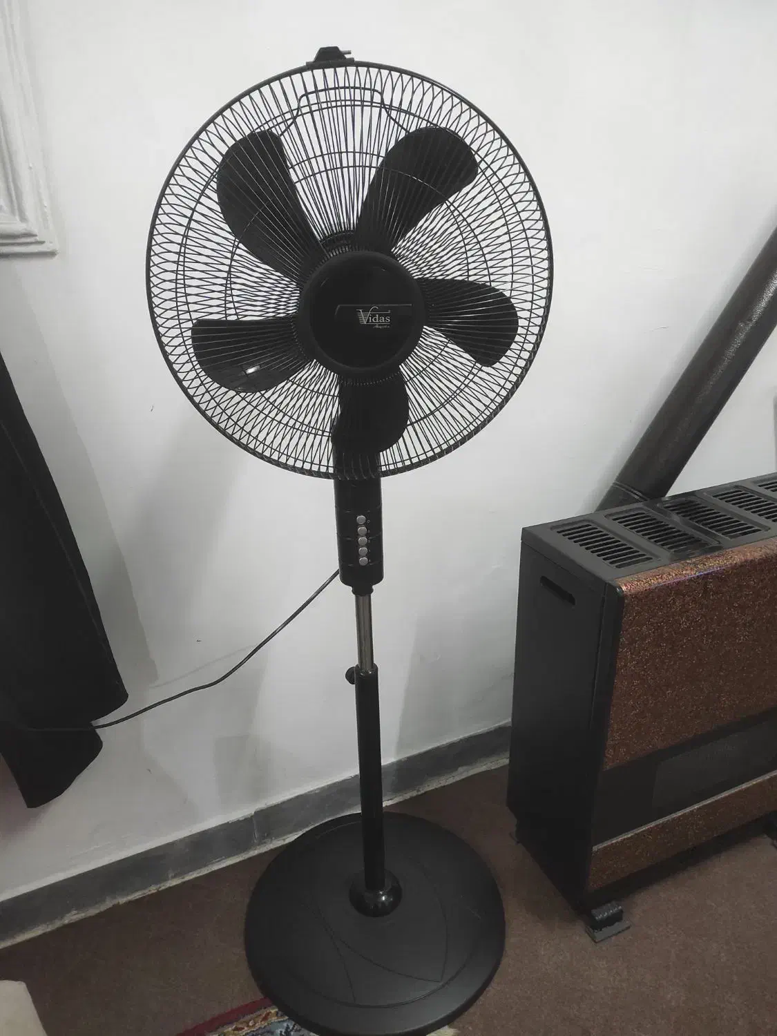 پنکه ایستاده ویداس|پنکه و تصفیهکنندهٔ هوا|رشت, شهرک قدس|دیوار