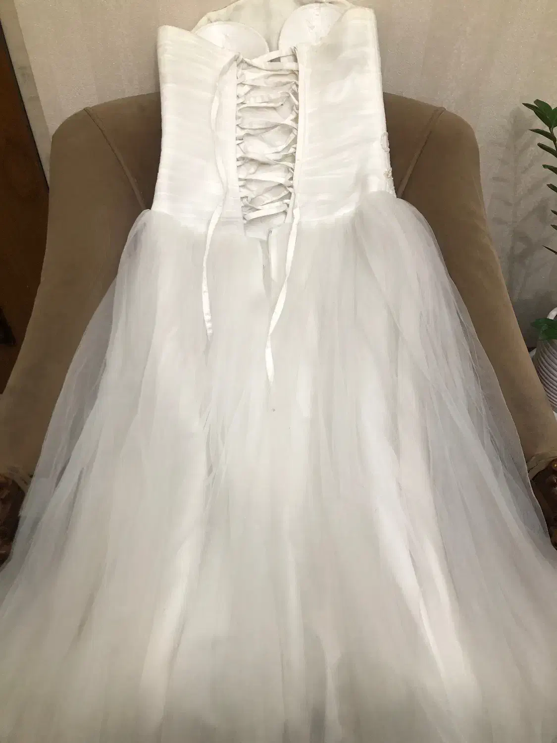 فروش یا کرایه قیمت توافقی( لباس عروس) میباشد|لباس|تهران, امیر بهادر|دیوار