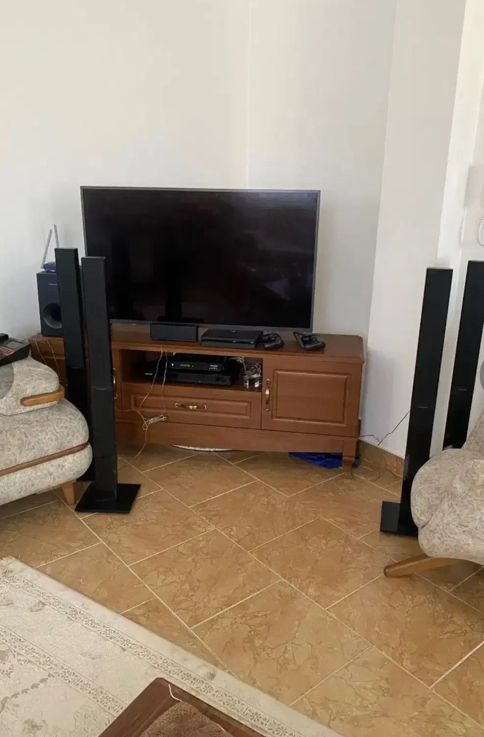 تلویزیون|تلویزیون و پروژکتور|رشت, گلسار|دیوار