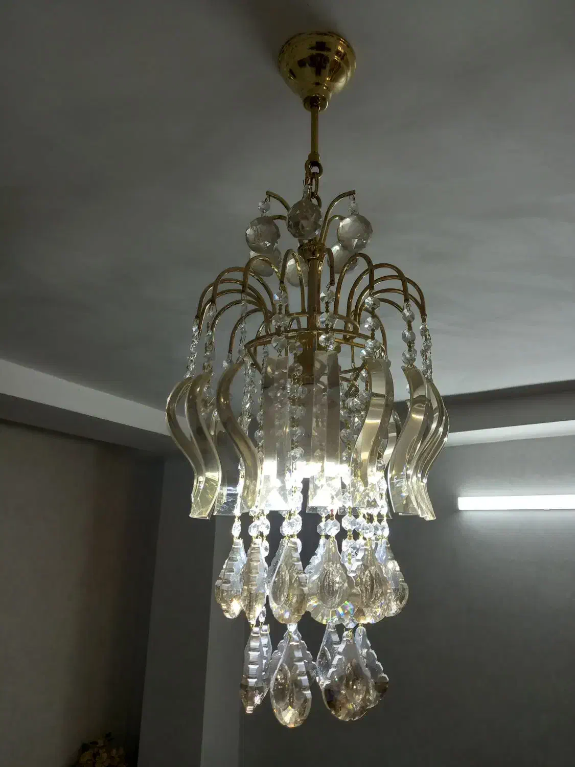 لوسترکریستال|لوستر و چراغ آویز|جهرم, |دیوار