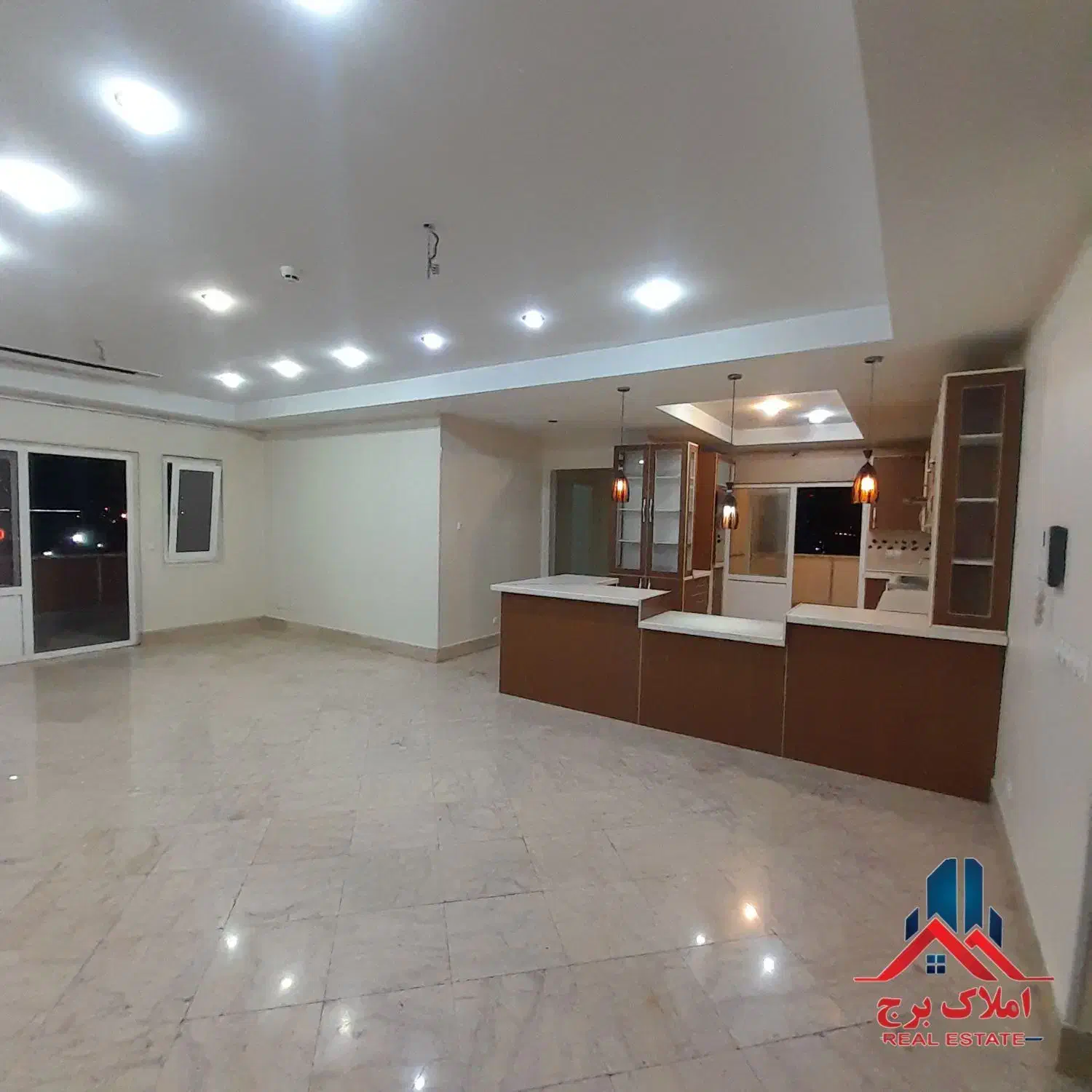 *شهرک چشمه ۱۲۵متر ۲خ ۲تراس ۲انباری طبقه آخر برج*