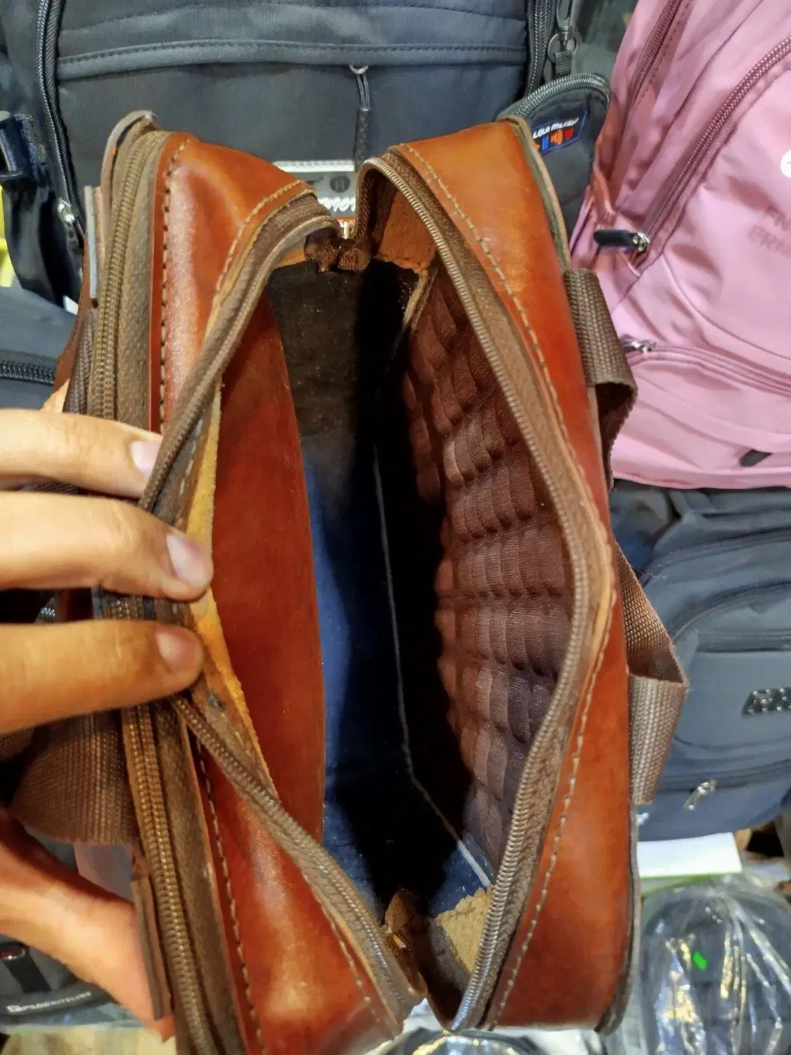 کیف چرم طبیعی مردانه دوشی دست دوز|کیف، کفش، کمربند|اردبیل, |دیوار