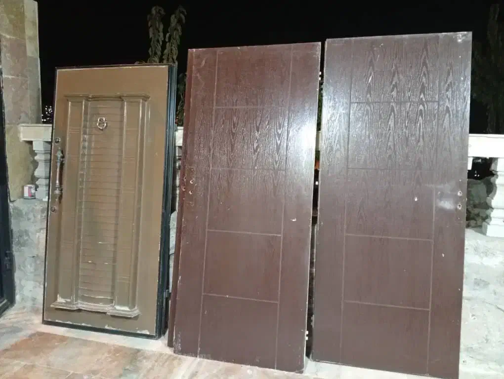 فروش درب ضد سرقت سالم و چهار عدد درب اتاق خواب|مصالح و تجهیزات ساختمان|بیجار, |دیوار