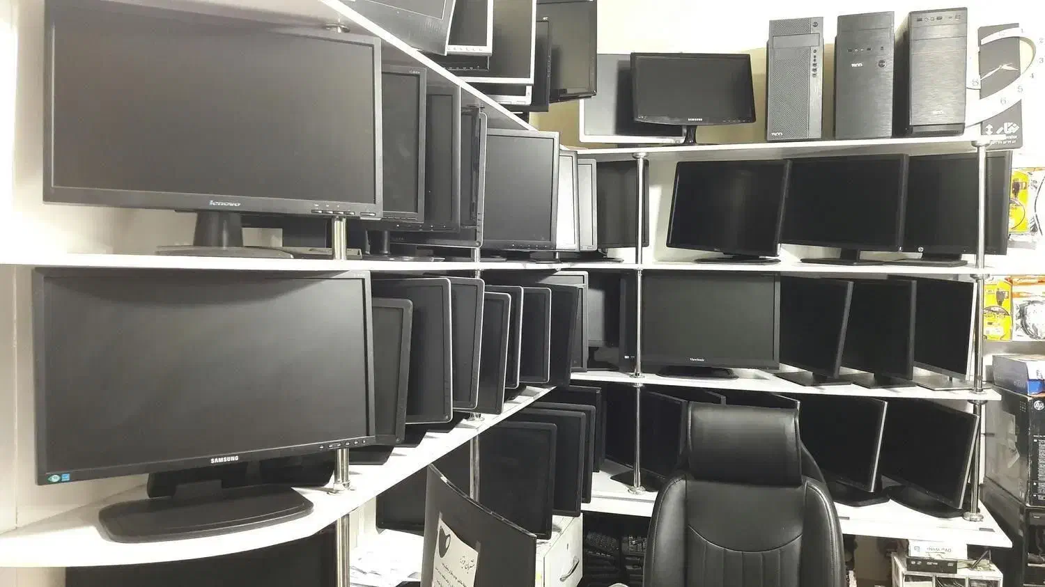 مانیتور 22 اینچ فول کیفیت 1080|قطعات و لوازم جانبی رایانه|کرج, شهرک فهمیده|دیوار