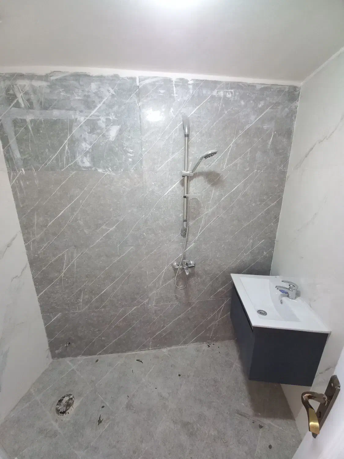 ۹۰متر کلید نخورده فول امکانات / خیابان هاشمی