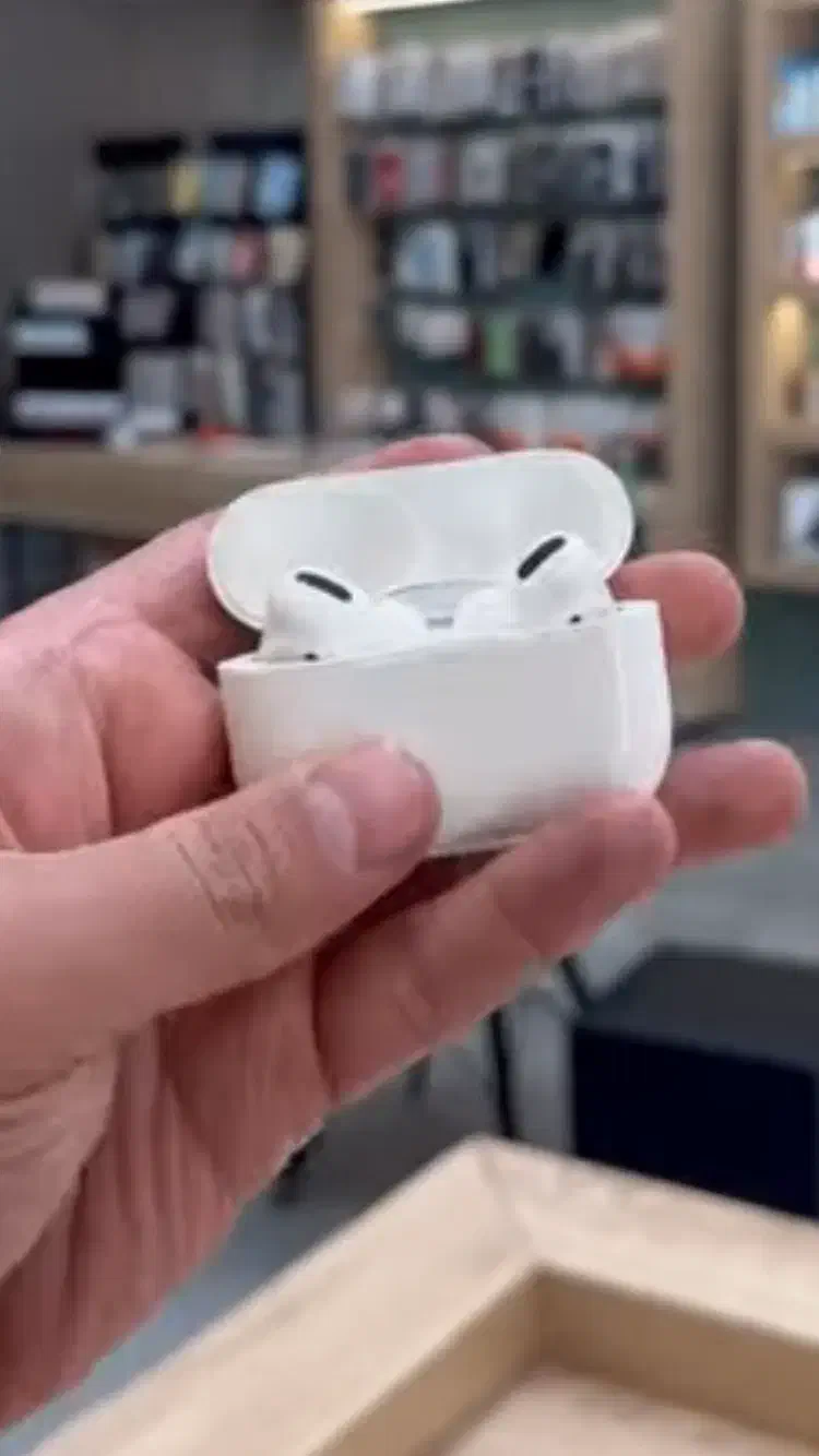 ایرپاد وان پرو تمیز و کم کار|لوازم جانبی موبایل و تبلت|بیرجند, |دیوار