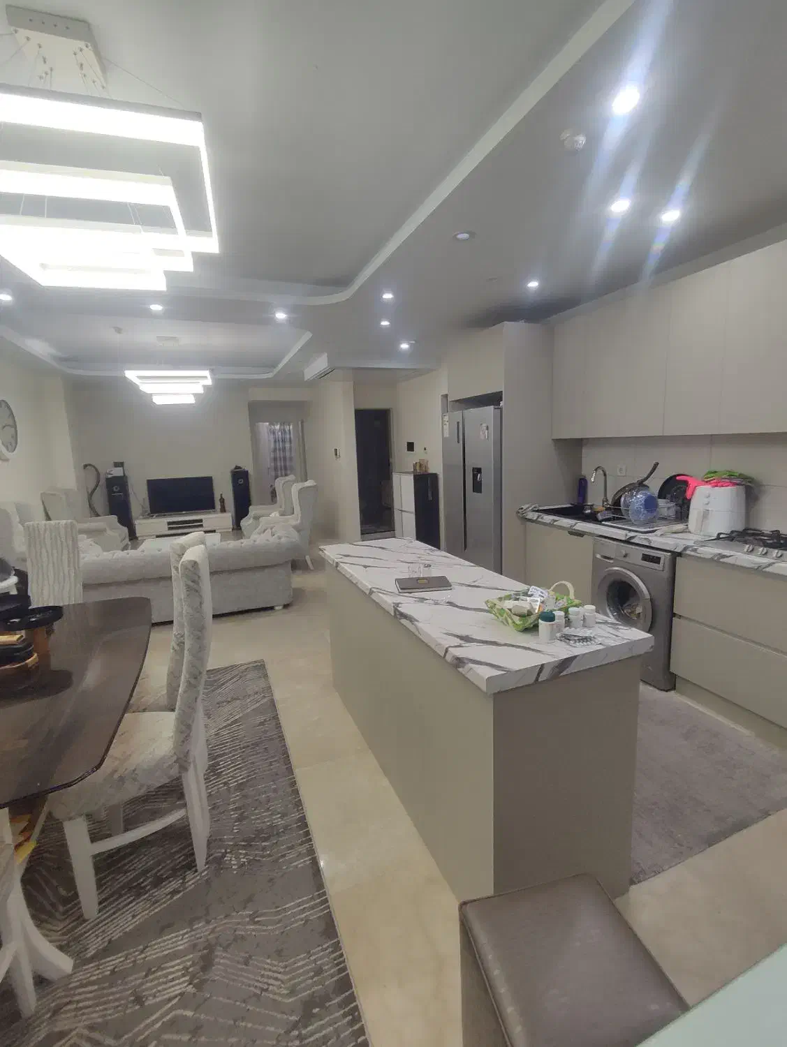 تهرانپارس غرب باقری قزاقی 96متر 2خوابه 2ساله لوکس