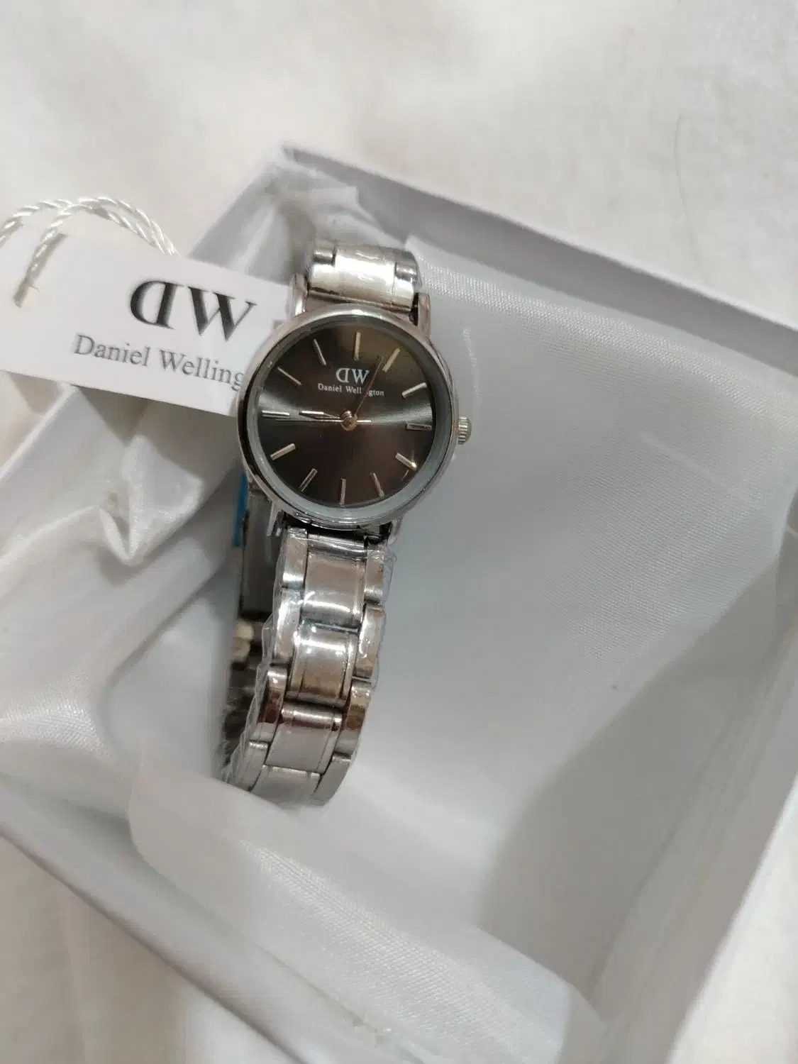 ساعت زنانه بند فلزی|ساعت|کازرون, |دیوار