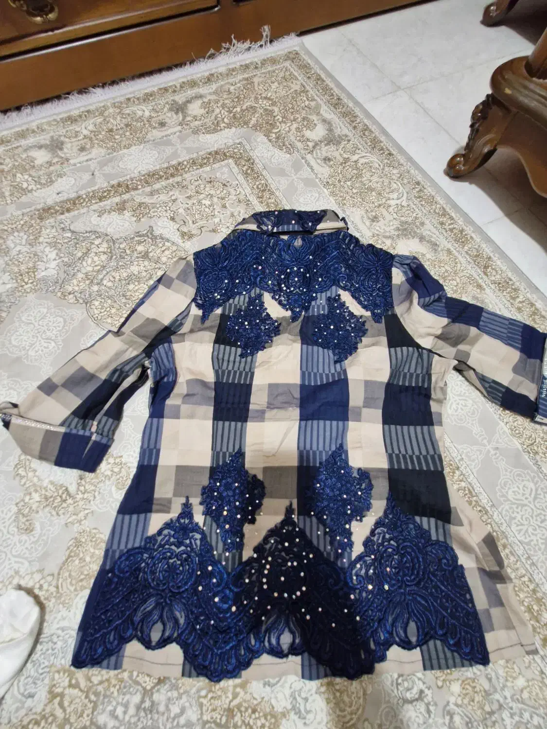 پیرهن مجلسی|لباس|تبریز, |دیوار