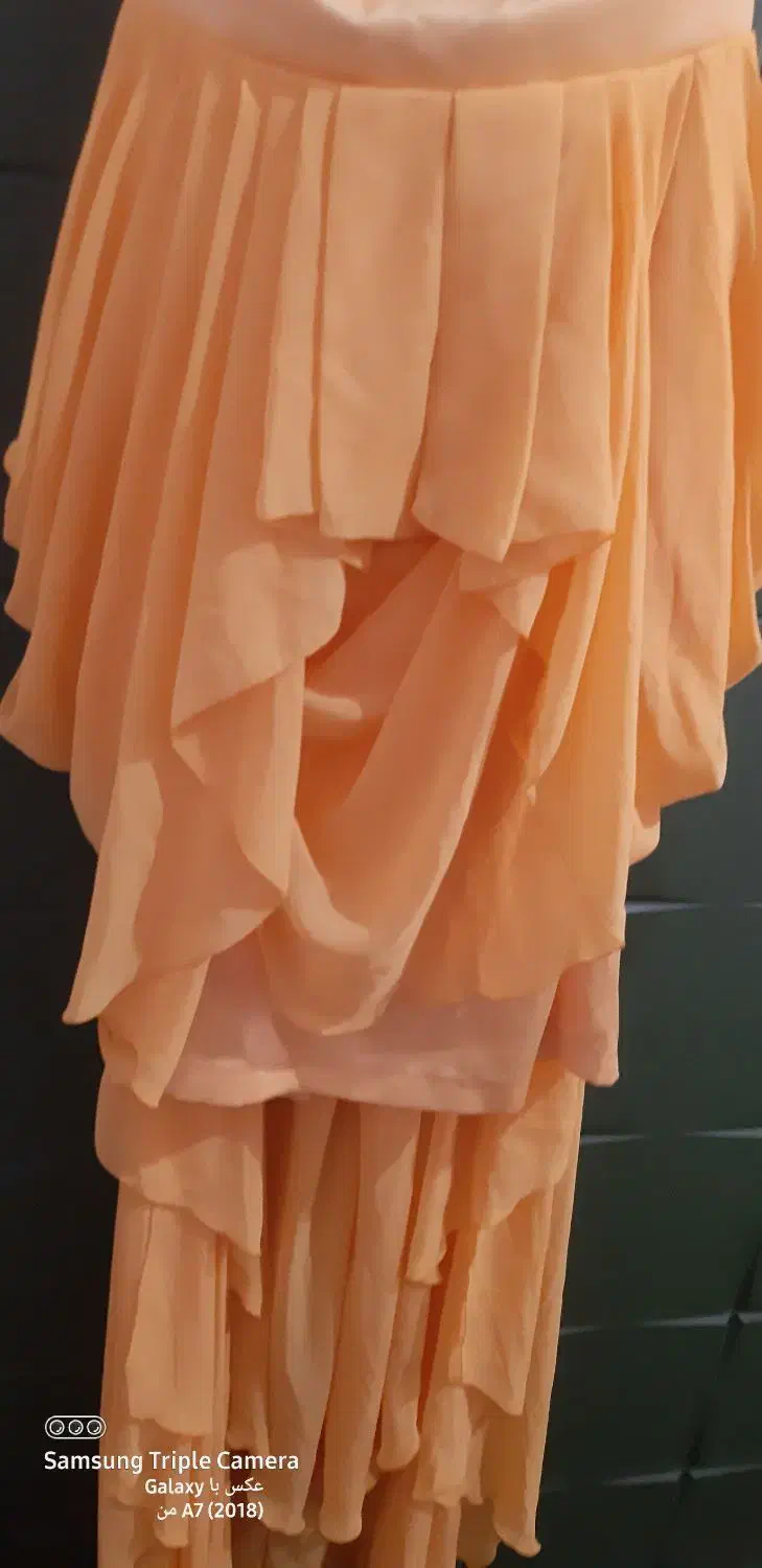 لباس دکولته مجلسی دنباله دار|لباس|لاهیجان, مهرگان|دیوار