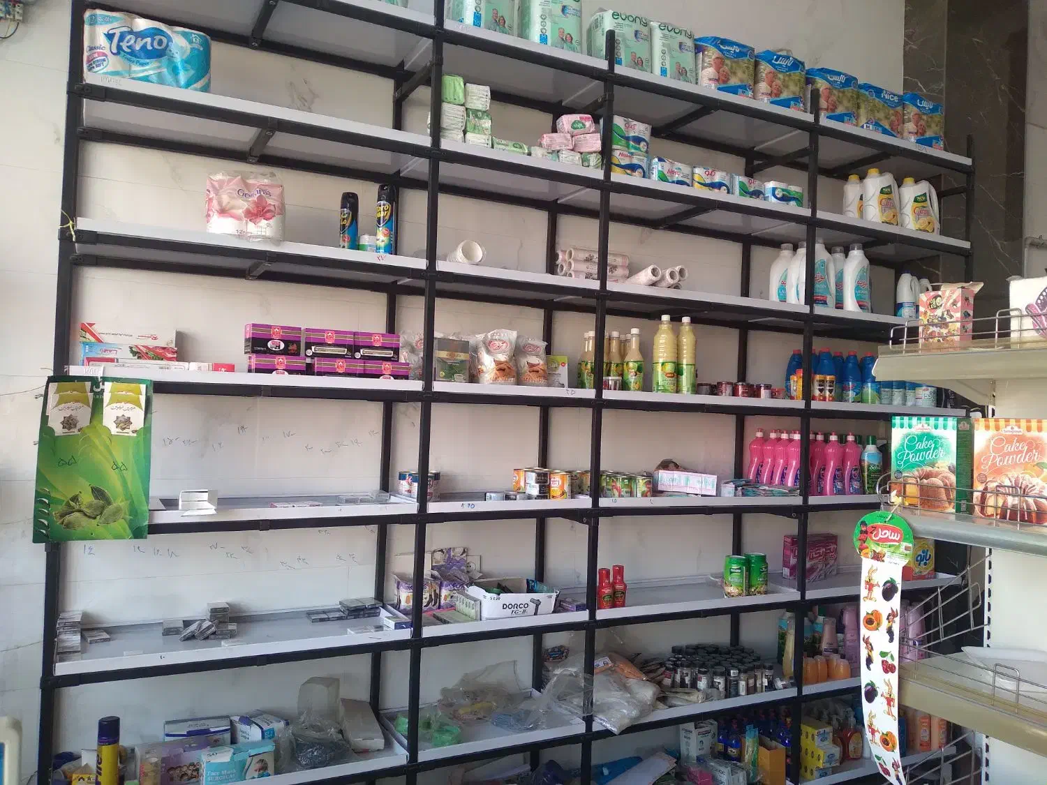 قفسه و استند های مغازه به فروش میرسد|فروشگاه و مغازه|مرند, |دیوار