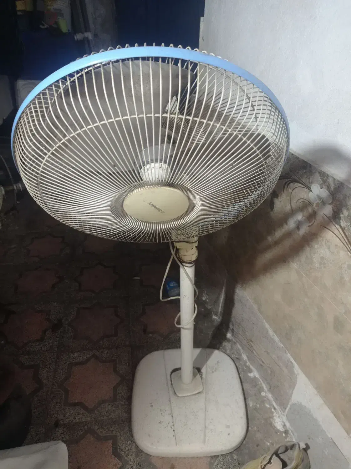 فروش صندلی یک عدد گاو صندوق و پنکه|صندلی و نیمکت|رشت, حمیدیان|دیوار