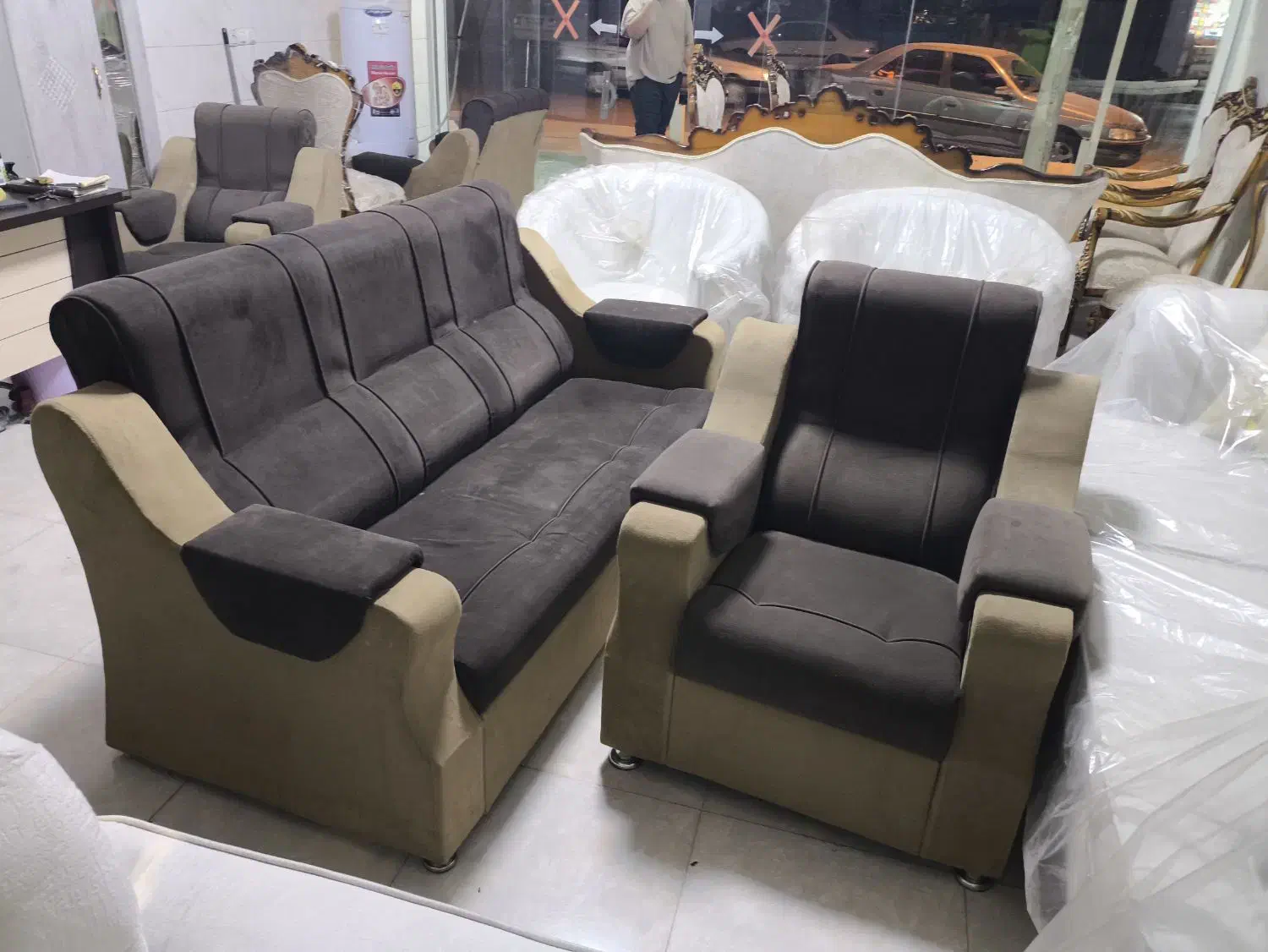 فروش مبل کارکرده|مبلمان خانگی و میز عسلی|کهنوج, |دیوار