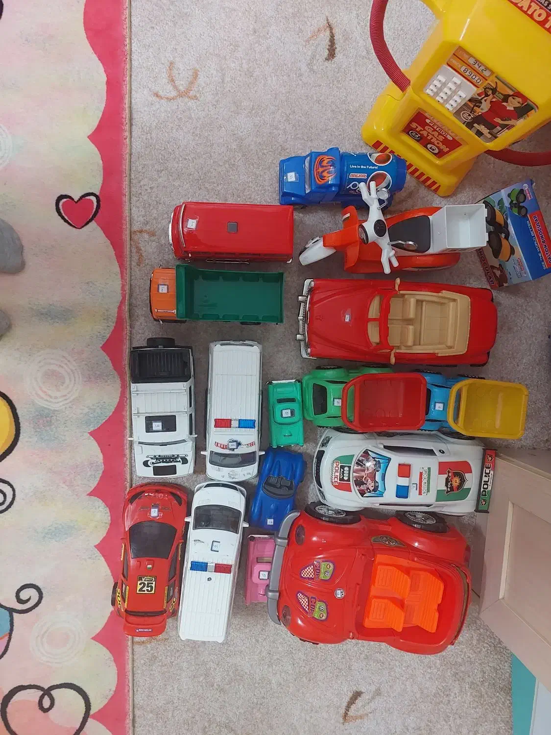 اسباب بازی|اسباب‌بازی بچه|ری, دیلمان|دیوار