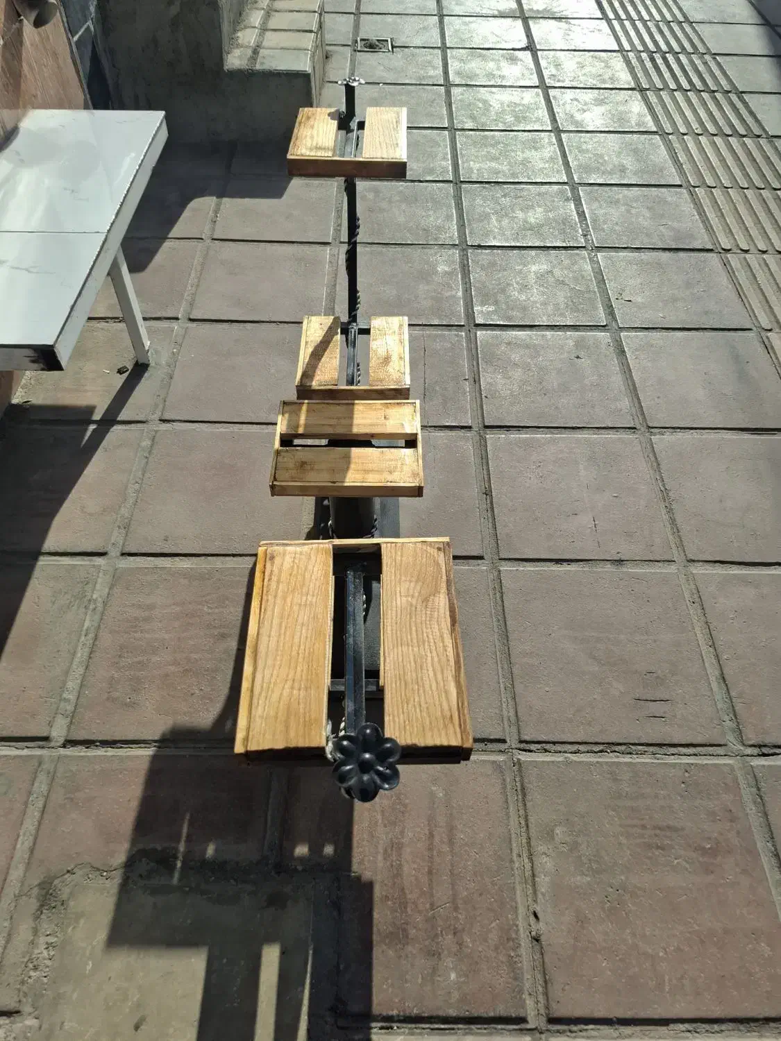 پایه گلدان فلزی|گل و گیاه طبیعی|یزد, |دیوار