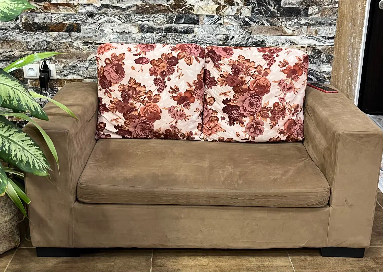 مبل|مبلمان خانگی و میز عسلی|دوگنبدان, |دیوار