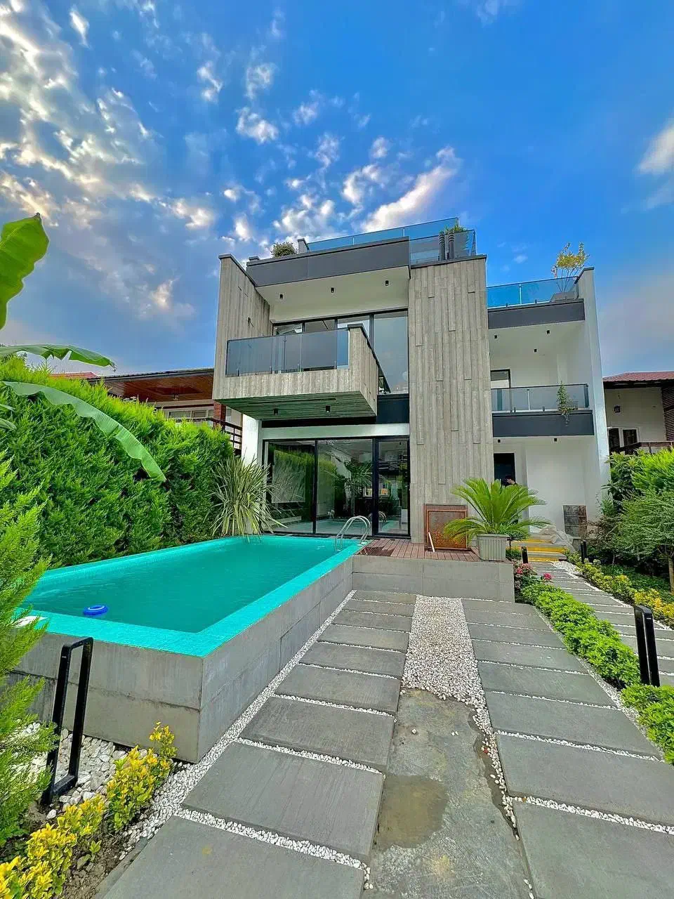 ویلای دوبلکس ابرسازه منطقه شهرک بااصالت روفگاردن|فروش آپارتمان|چالوس, |دیوار