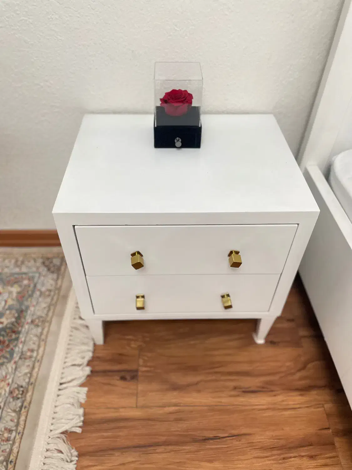 تخت خواب، پاتختی، میز آرایش و تشک|تخت و سرویس خواب|تهران, اکباتان|دیوار