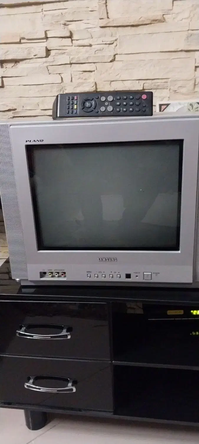 تلویزیون ۱۴اینج سالم سامسونگ ژاپنی قدیمی باکنترل|تلویزیون و پروژکتور|مشهد, آزادشهر|دیوار