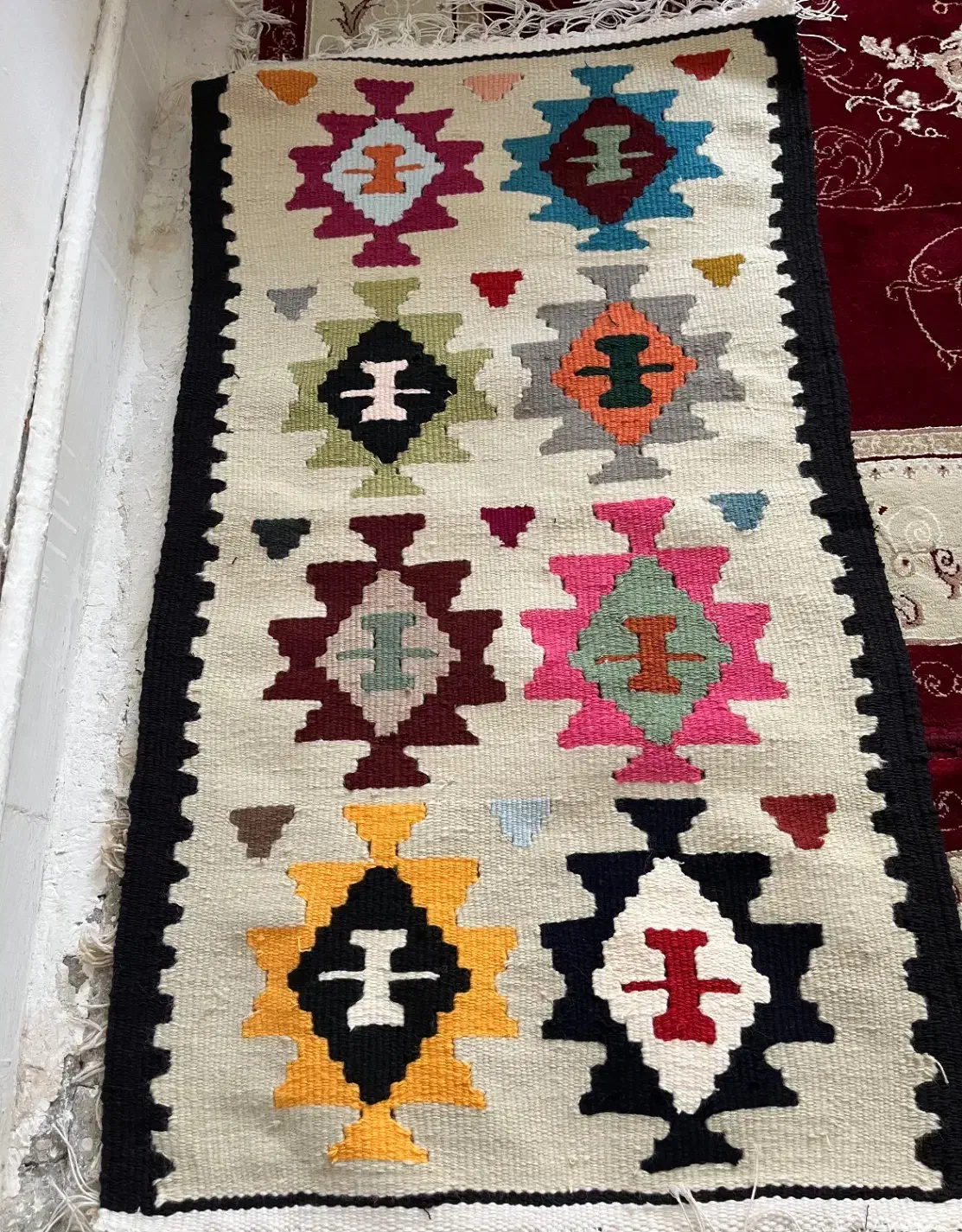 گلیم دستبافت جفت|گلیم، جاجیم، گبه|قدس, شهر‌قدس|دیوار