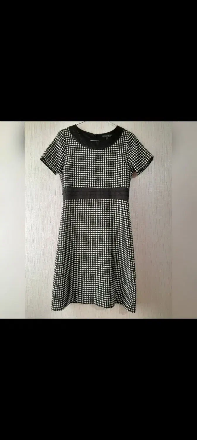 پیراهن مجلسی|لباس|مهاجران, |دیوار