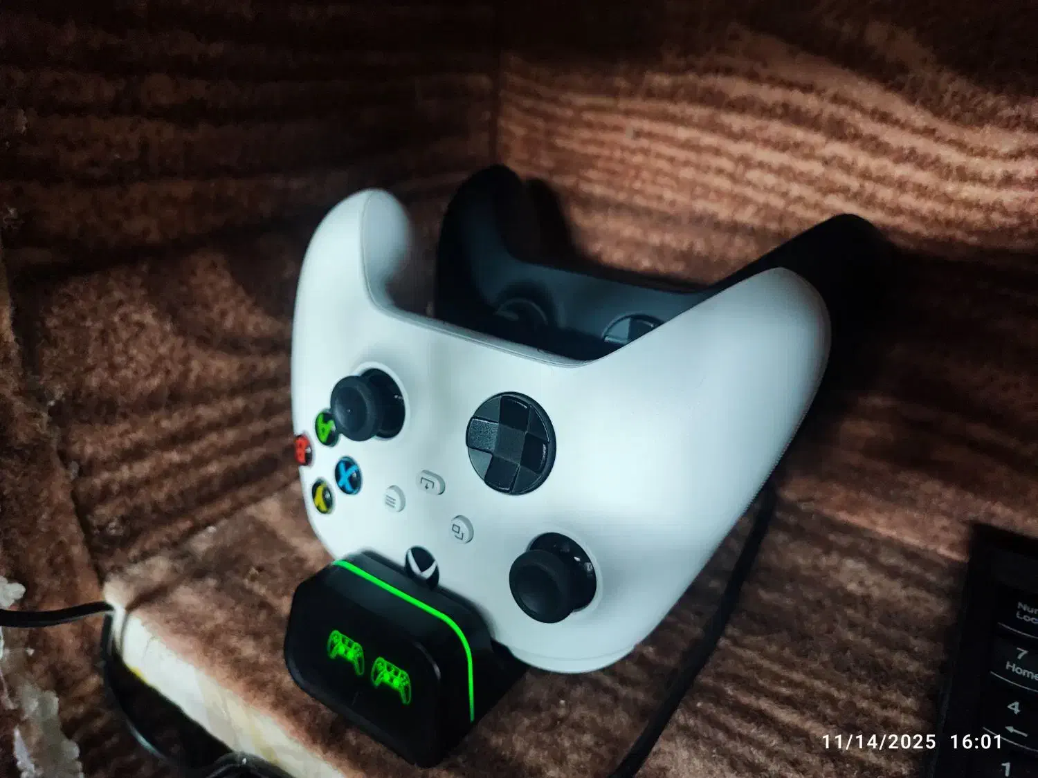 دسته کنترلر XBox Series X/S همراه باتری وپایه شارژ|کنسول، بازی ویدئویی و آنلاین|قدس, شهرقدس|دیوار