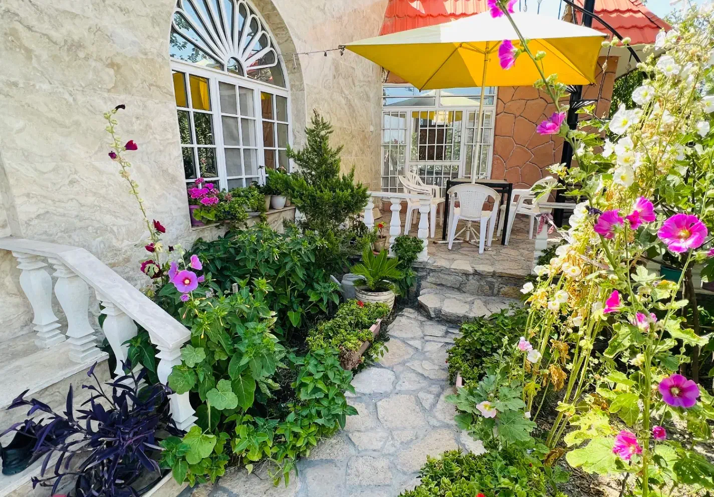 اجاره باغ ویلا|اجارهٔ کوتاه‌مدت ویلا و باغ|طرقبه, |دیوار