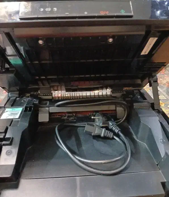 پیرینتر|پرینتر، اسکنر، کپی، فکس|اندیشه, اندیشه فاز ۳|دیوار