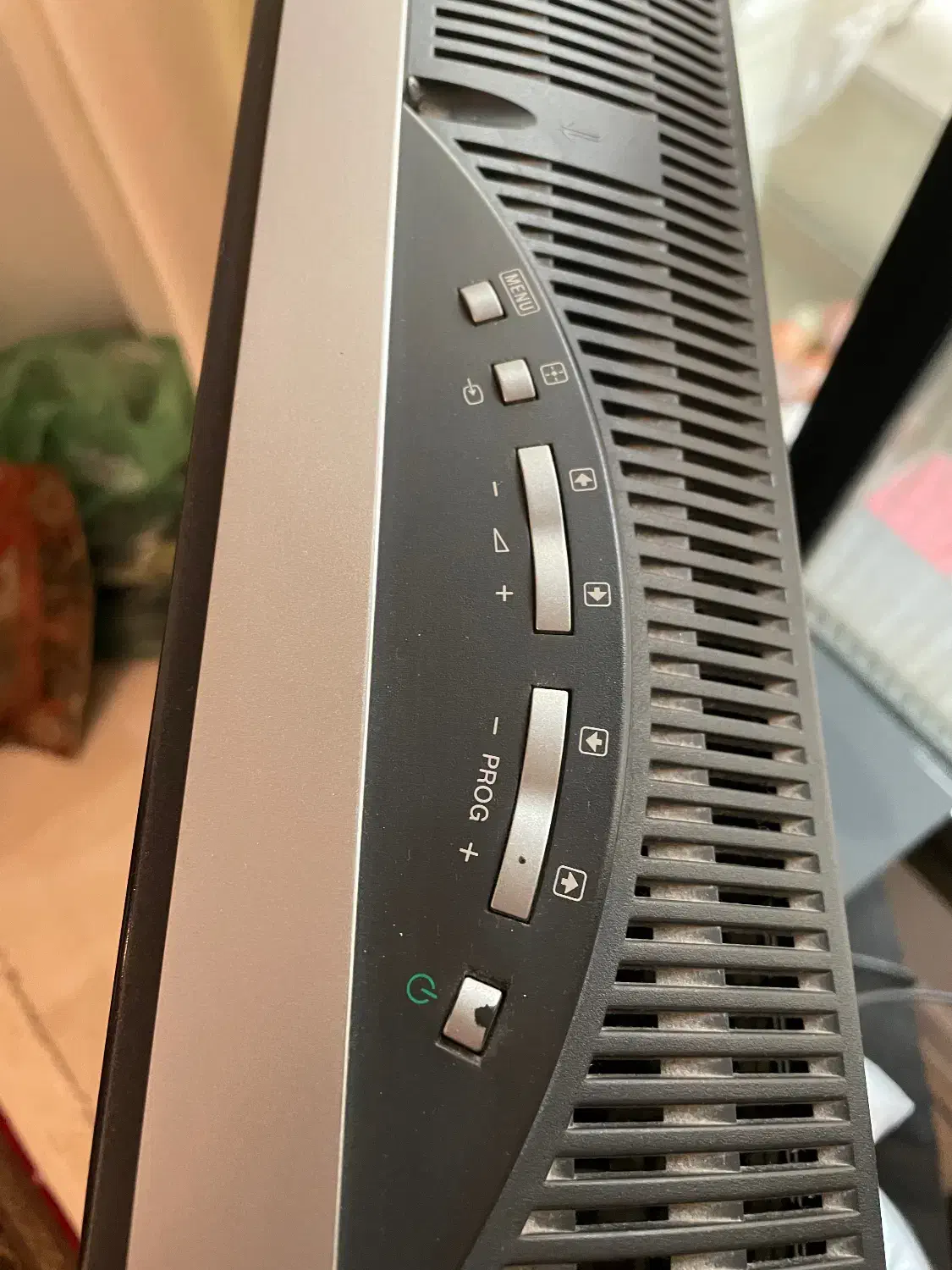 تلویزیون سونی و میز|تلویزیون و پروژکتور|تهران, سعادت‌آباد|دیوار