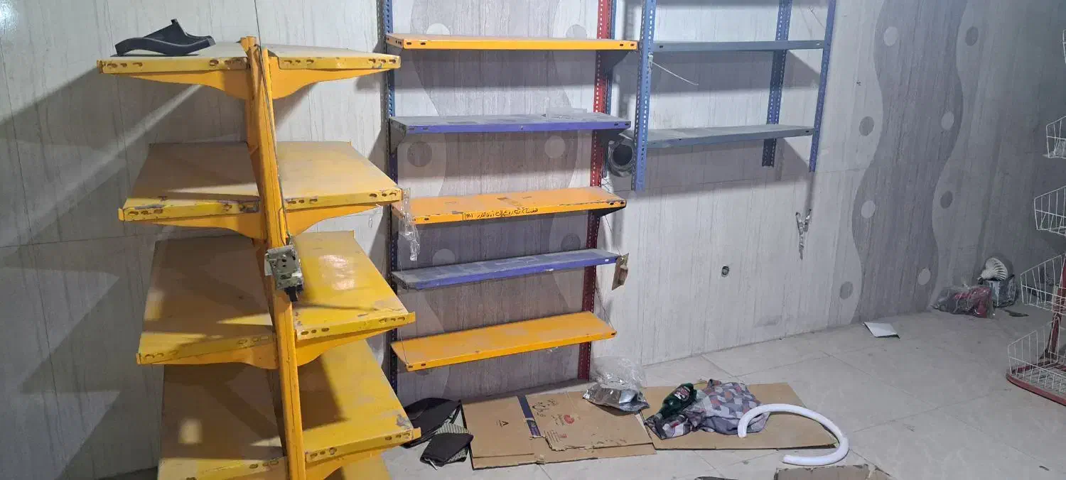 تعدادی قفسه درحدنو کم کار|فروشگاه و مغازه|اصفهان, حصه شمالی|دیوار