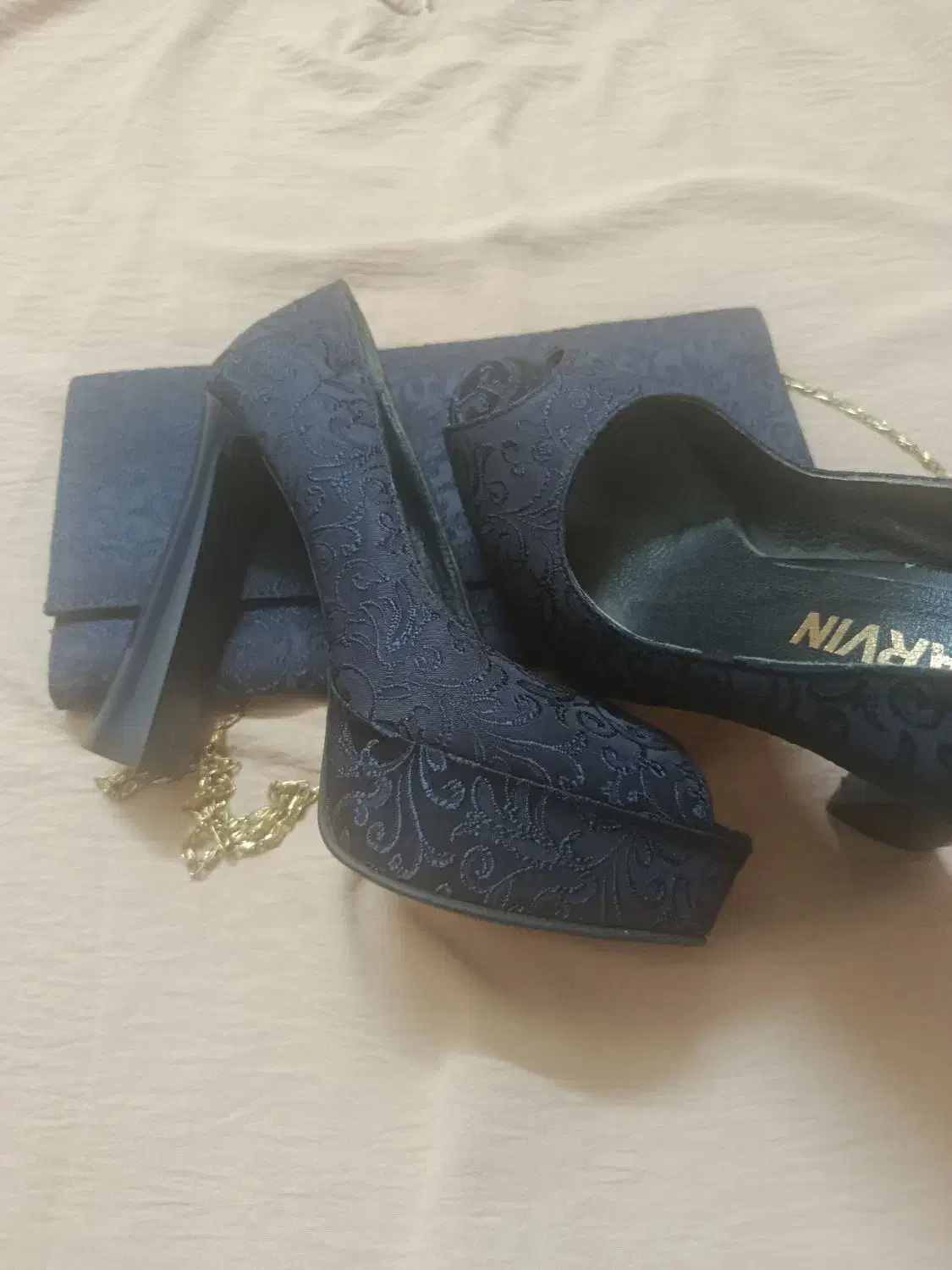 یک جفت کیف و کفش سرمه ای ساسز36|کیف، کفش، کمربند|سمنان, |دیوار