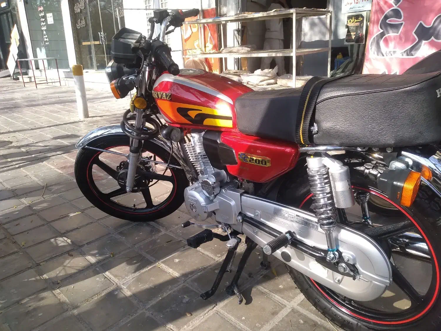 موتور ۲۰۰پروازدرحد صفر|موتورسیکلت|خمینی‌شهر, |دیوار