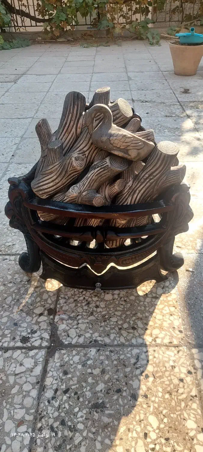 منقل شومینه چدنی به همراه چوب ش‌مینه|بخاری، هیتر، شومینه|تهران, علم و صنعت|دیوار