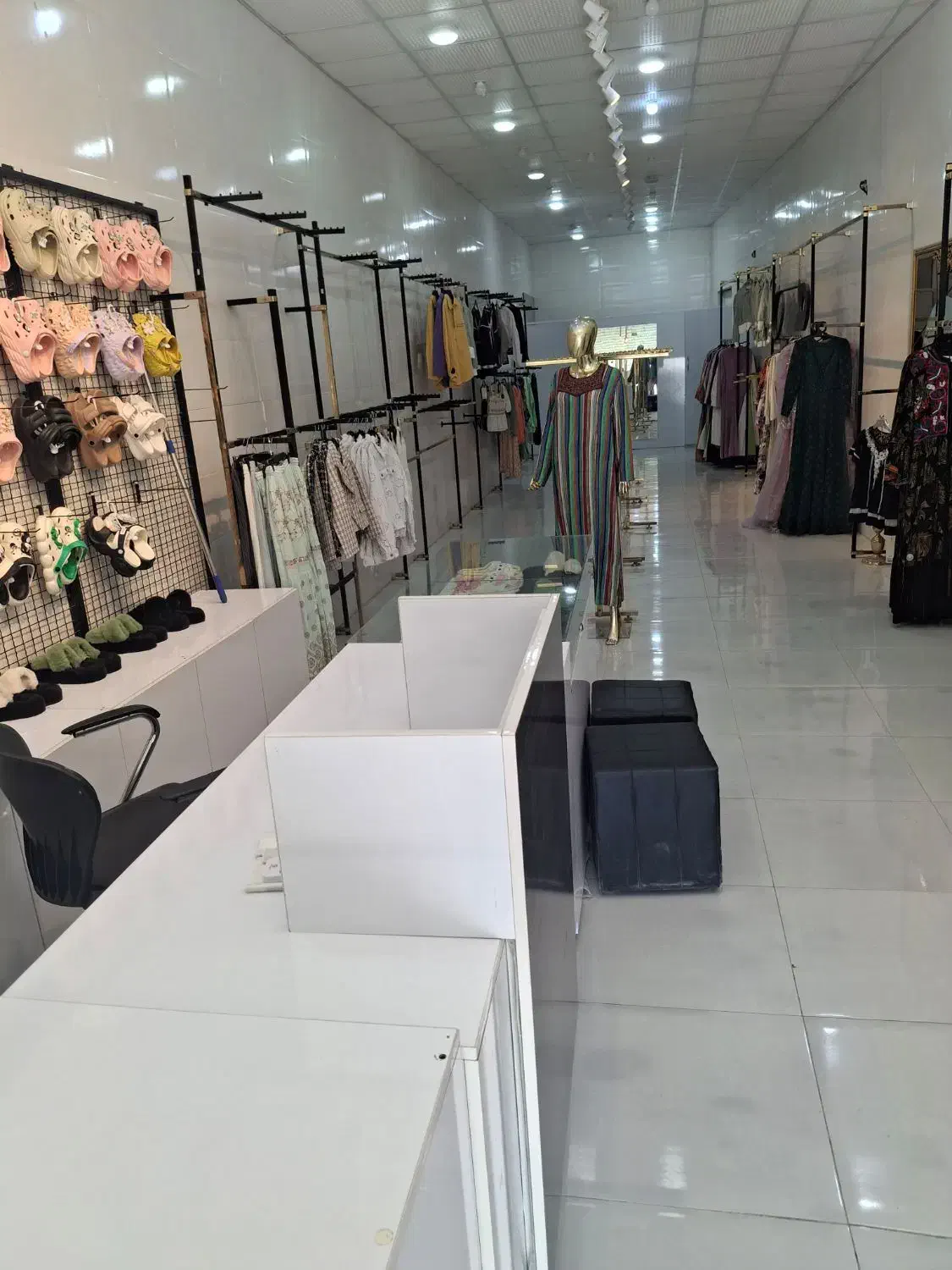 واگذاری مغازه در  دهشیخ  وسط بازار بهترین موقعیت|اجارهٔ مغازه و غرفه|لامرد, |دیوار