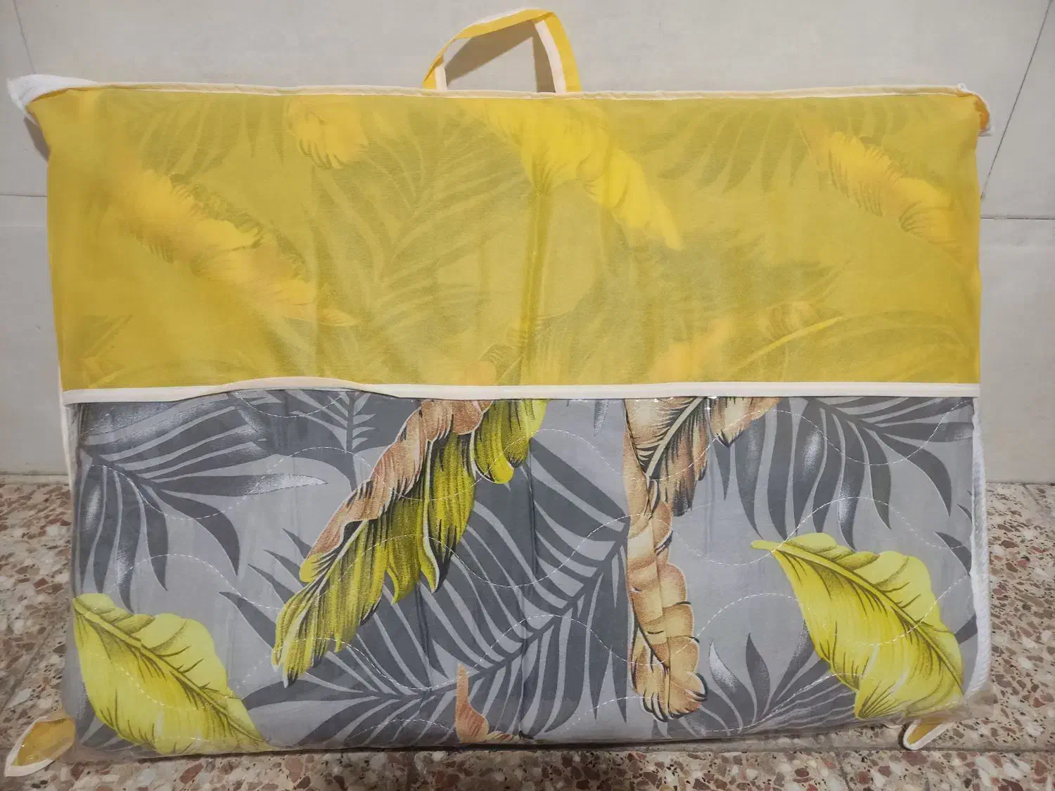 تشک لایکو|تشک تختخواب|رشت, کوی فکوری|دیوار