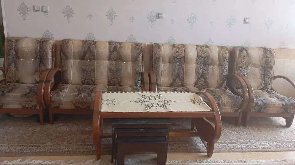 فروش مبل 8 نفره بسیار تمیز همراه با گل میز|مبلمان خانگی و میز عسلی|شیراز, شهرک مطهری|دیوار