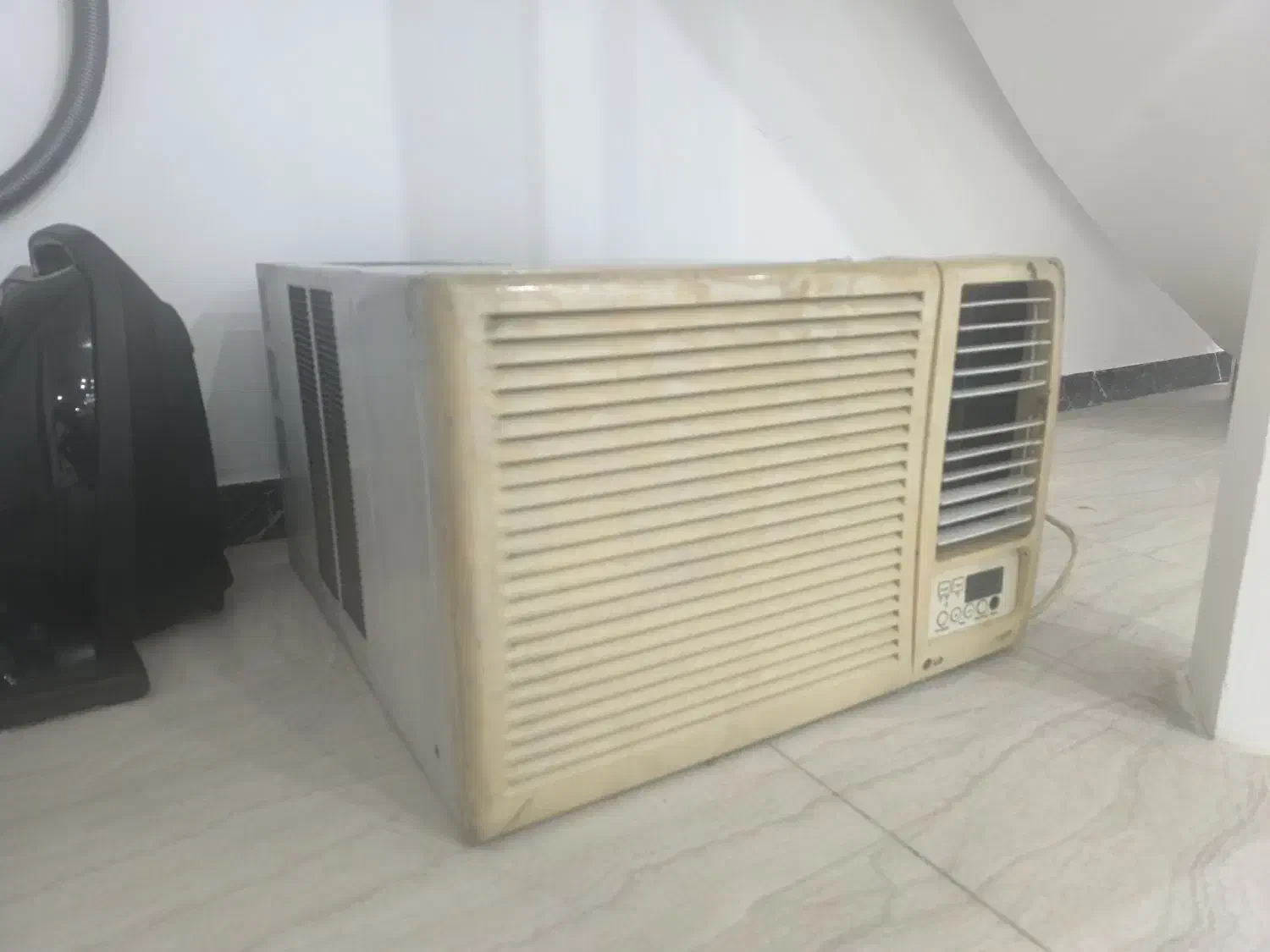 کولر گازی|کولر گازی و فنکوئل|رشت, منظریه|دیوار