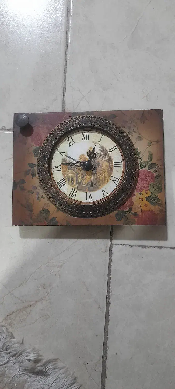 ساعت|کلکسیون اشیاء عتیقه|قرچک, میرزائی شمالی|دیوار