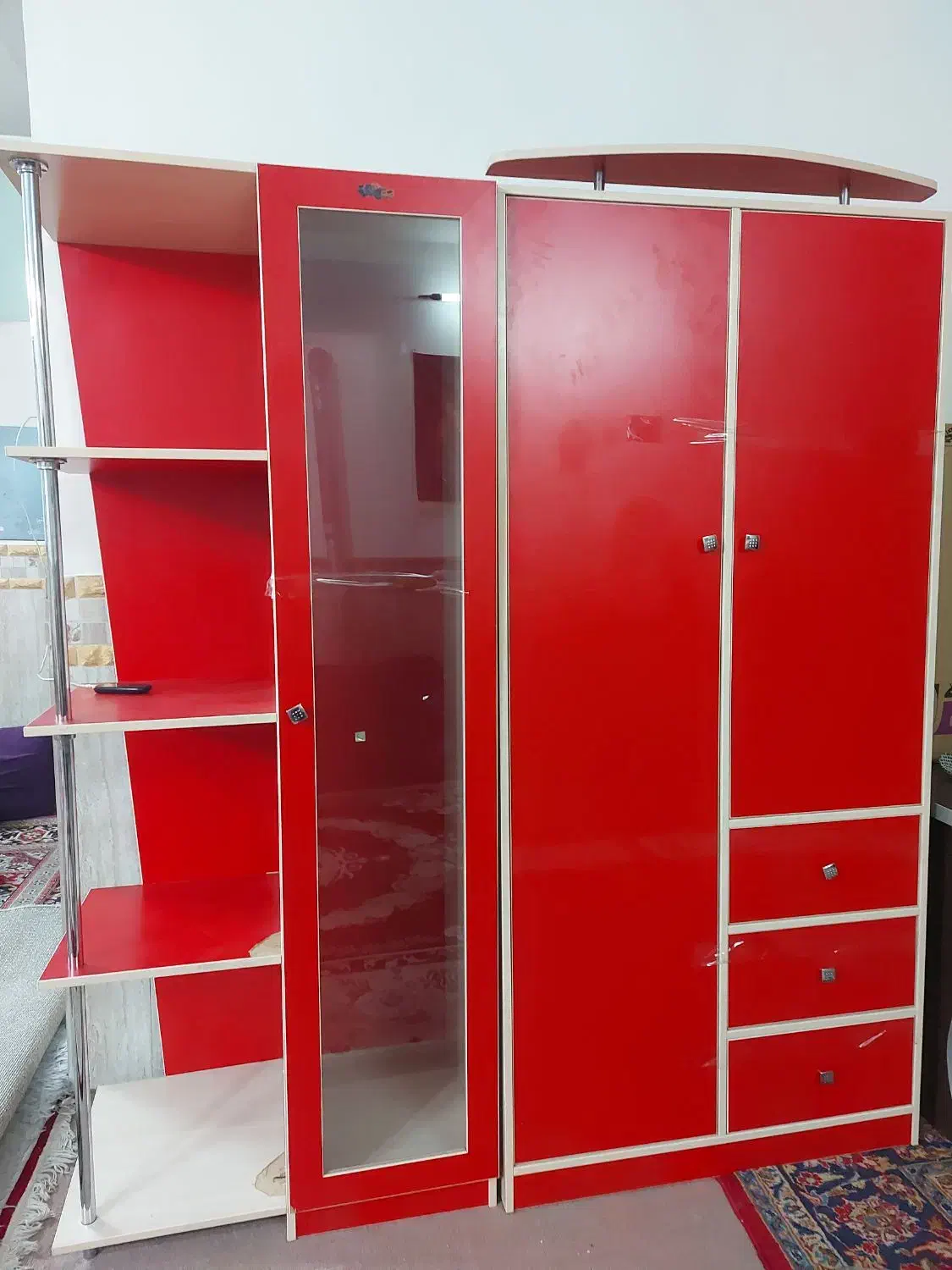 سرویس کمد و ویترین|تخت و سرویس خواب|قرچک, باقرآباد|دیوار