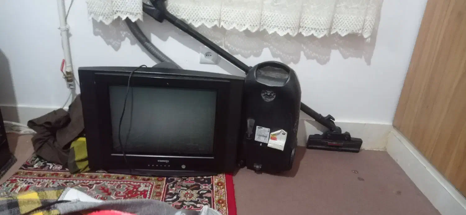 تلویزیون ایکس ویژن 21اینچ نیاز به تعمیر|تلویزیون و پروژکتور|خنجین, |دیوار