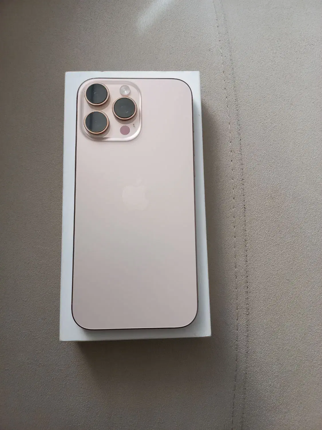 ایفون ۱۶ پرومکس باتری ۱۰۰ سه بار شارژ شده|موبایل|شیراز, گلدشت معالی‌آباد|دیوار