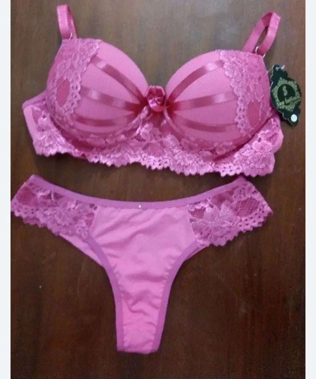 لباس زنانه|لباس|رشت, منظریه|دیوار