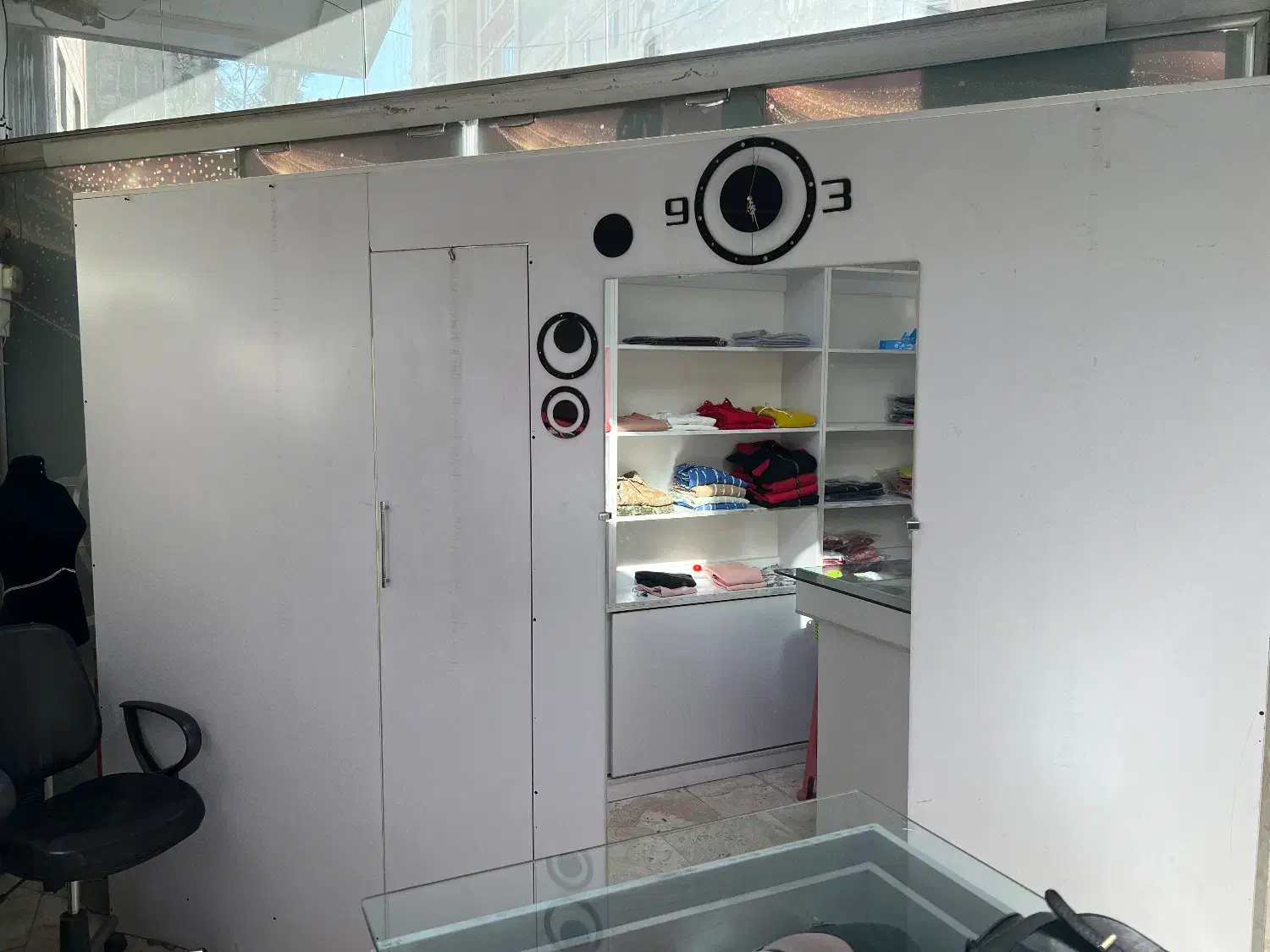 تجهیزات لباس فروشی(دکور و‌میز پیشخوان) و سالن ناخن|فروشگاه و مغازه|کهریزک, |دیوار