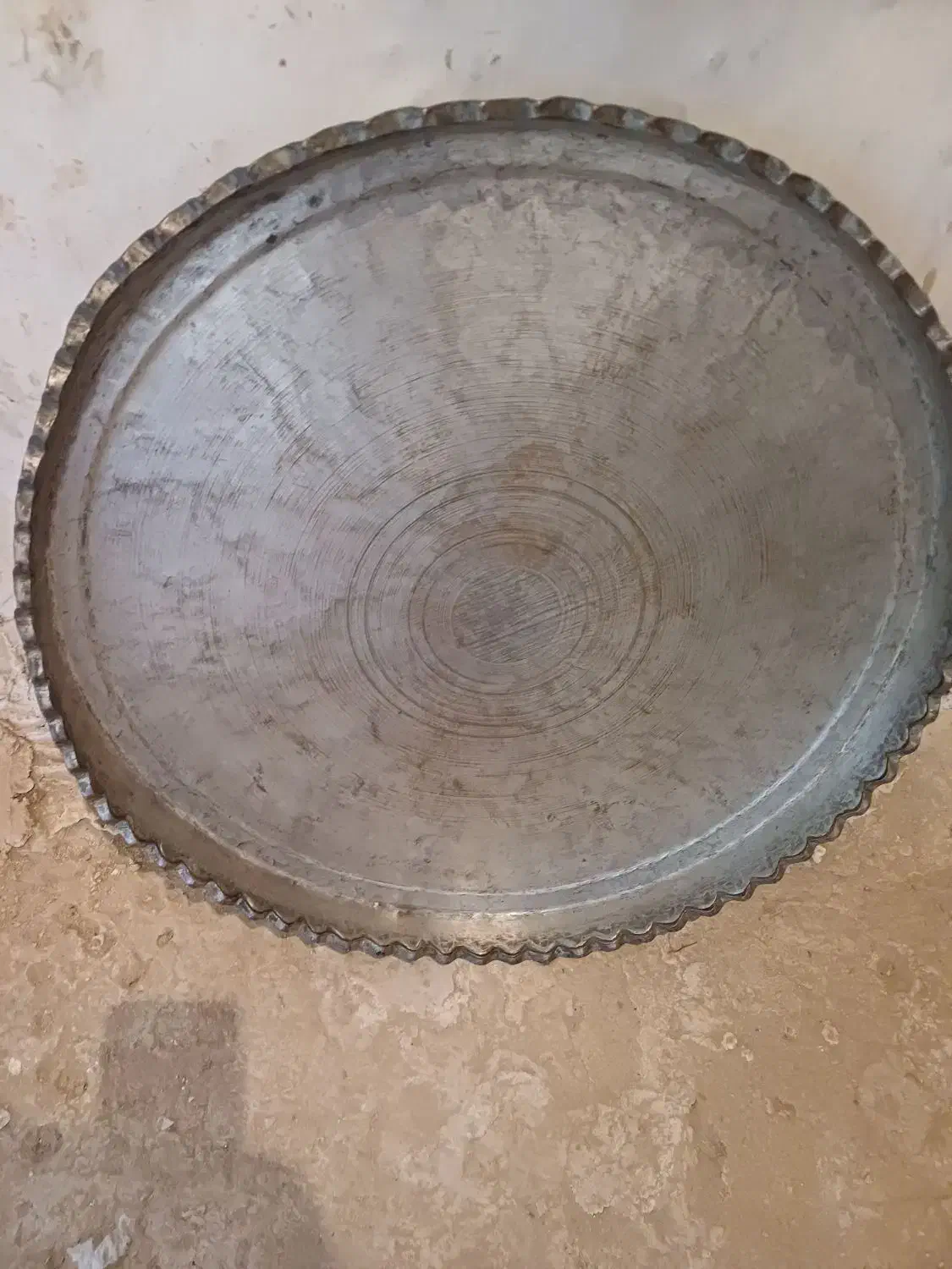 سینی مسی|کلکسیون اشیاء عتیقه|کمیجان, |دیوار