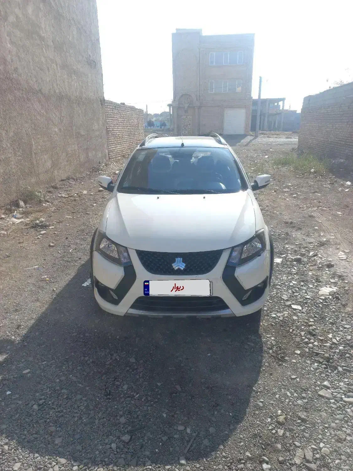 کوییک GXLR سفید مشکی مانیتور دار|خودرو سواری و وانت|ماهدشت, |دیوار