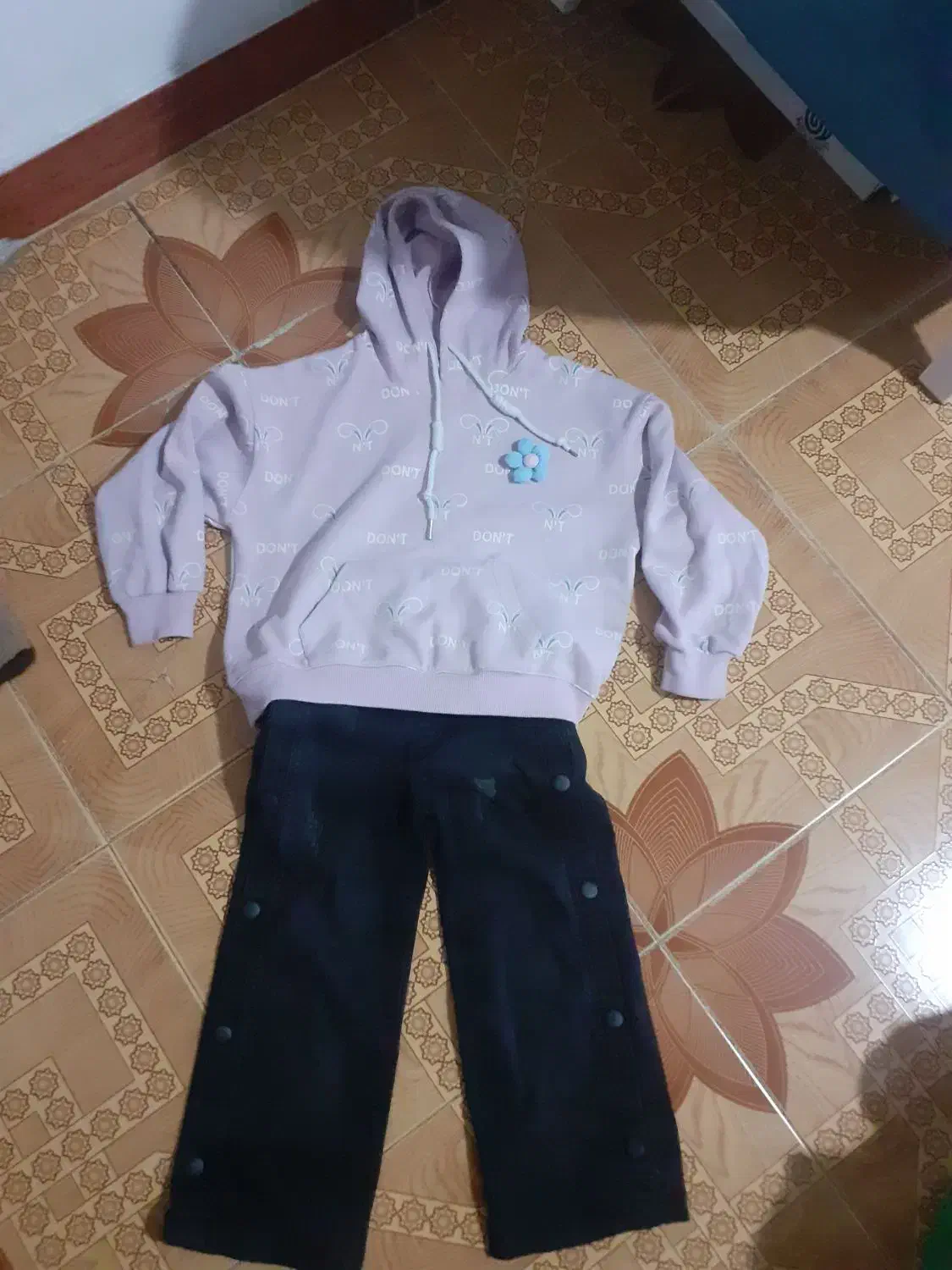 هودی با شلوار بگ دخترانه|کفش و لباس بچه|رشت, دروازه لاکان|دیوار