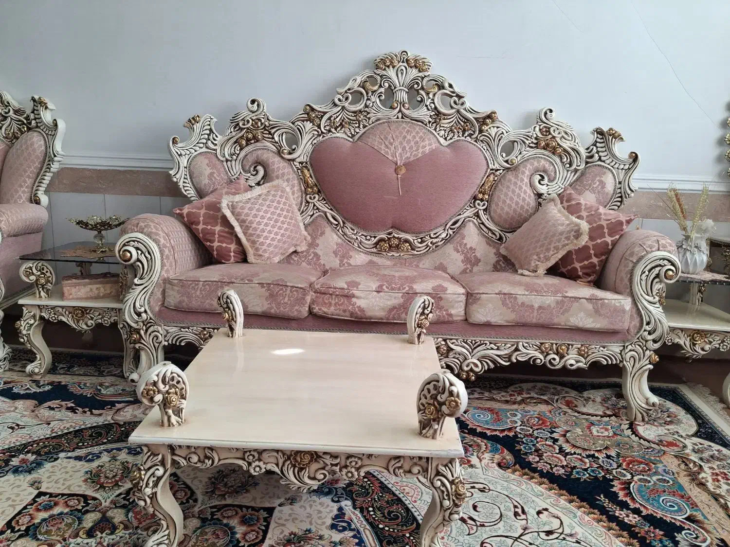 مبل و ناهار خوری سلطنتی همراه جلو مبلی و عسلی|مبلمان خانگی و میز عسلی|ابهر, |دیوار