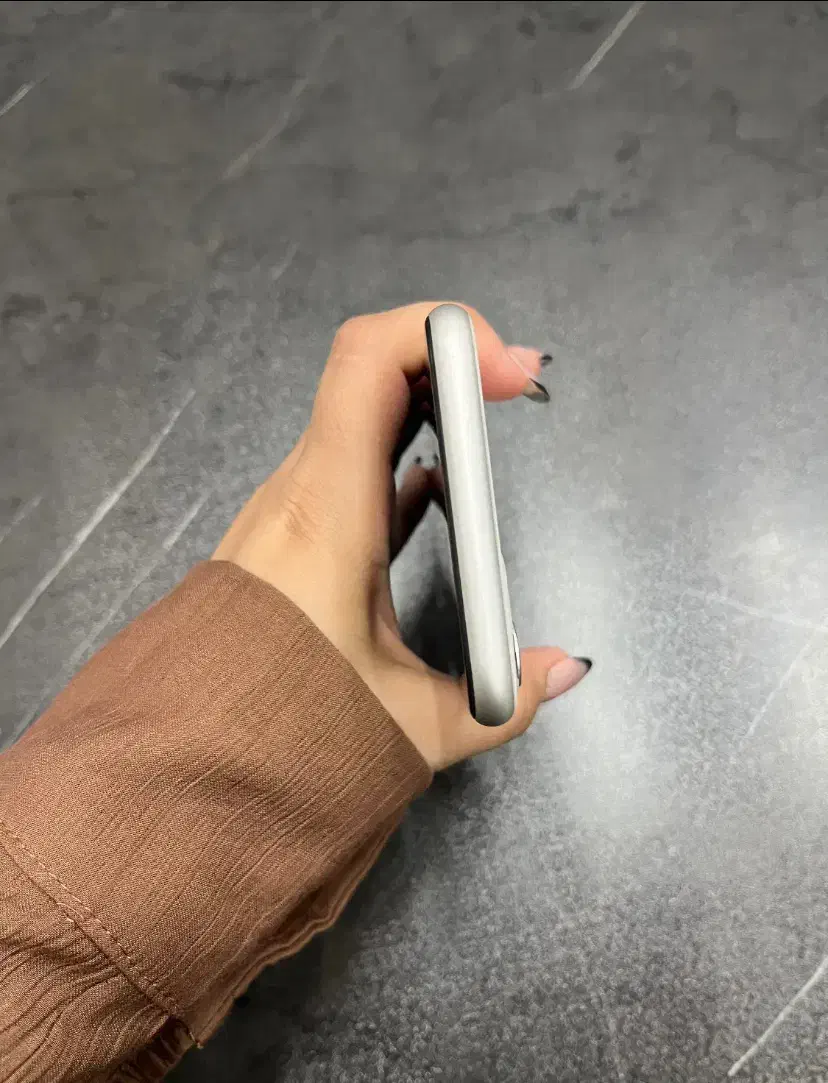 آیفون ۱۱نرمال ۱۲۸ گیگ دوسیم فابریک سفید خیلی نو|موبایل|ارومیه, |دیوار